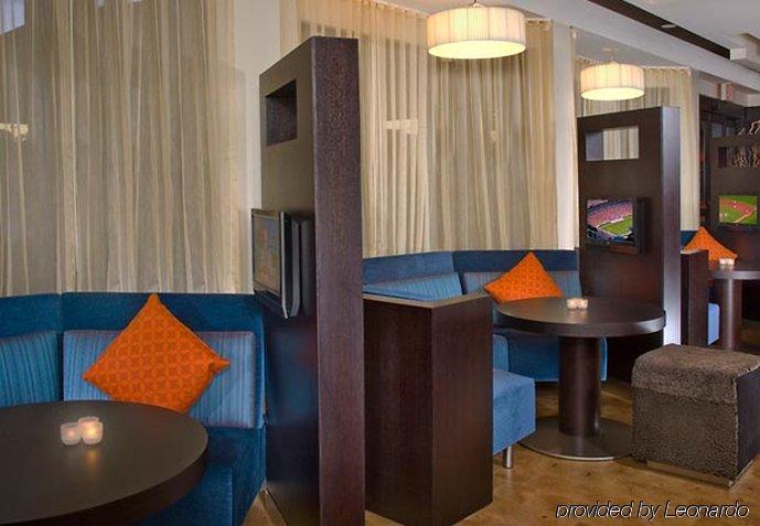 Courtyard Birmingham Гувер Ресторан фото