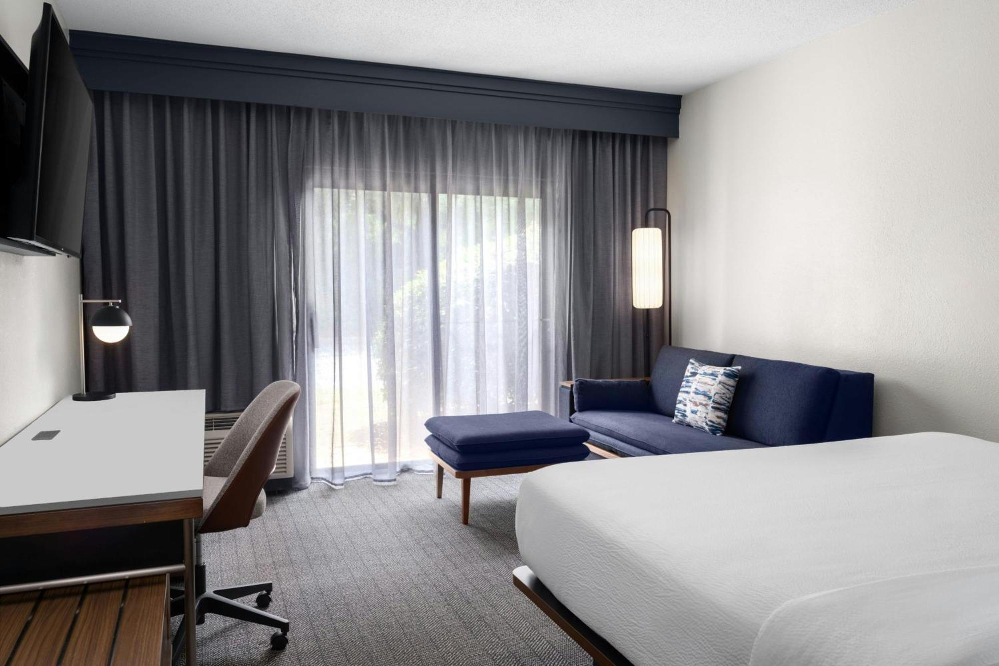 Courtyard Birmingham Гувер Экстерьер фото